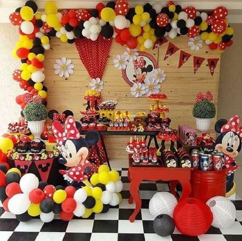 Minnie Vermelha vs. Minnie Rosa: Qual Estilo de Decoração Combina Mais com Sua Festa?