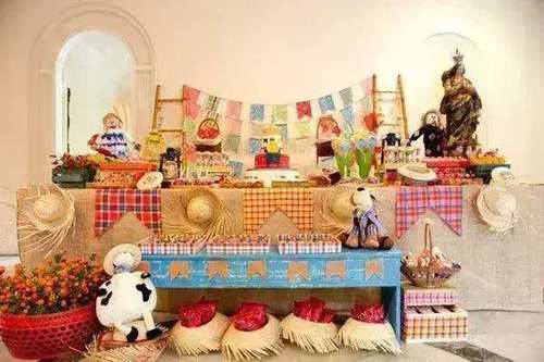 DIY: Como Fazer Bandeirinhas e Balões de Papel para Sua Festa Junina