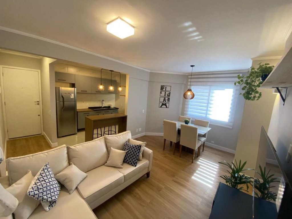 Cores e texturas: Personalizando sua kitnet sem gastar muito