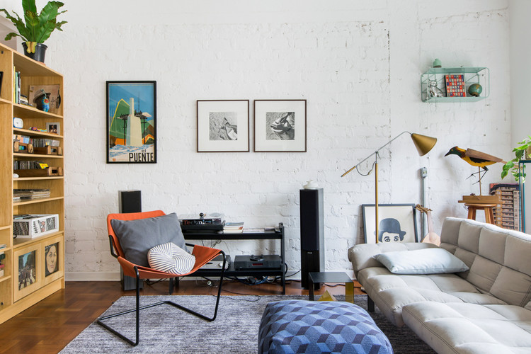 painel ripado vs papel de parede para sala qual escolher