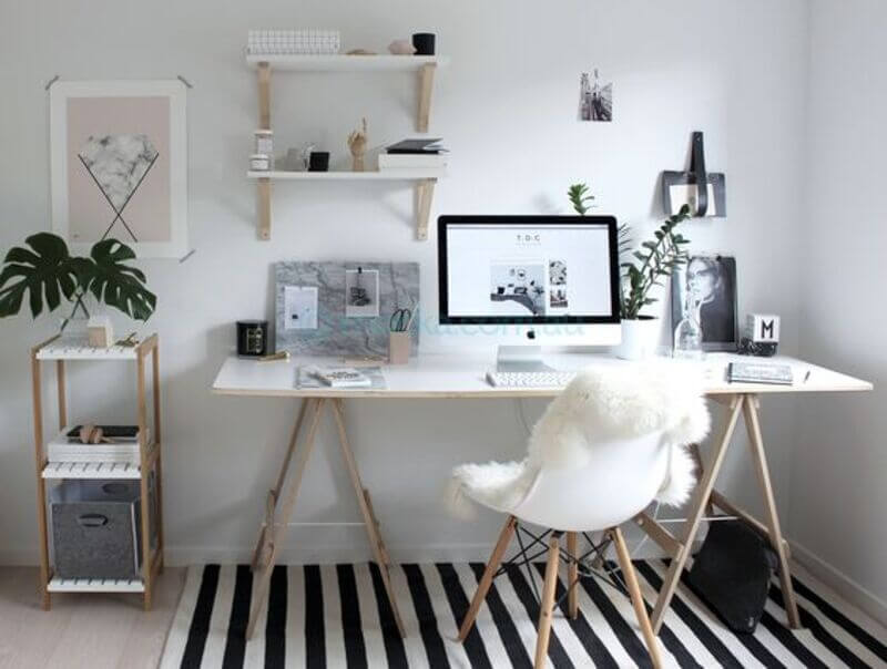10 Dicas Essenciais para Otimizar o Espaço da sua Escrivaninha Pequena