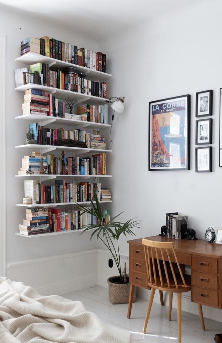 decoracao de quarto com prateleiras para livros