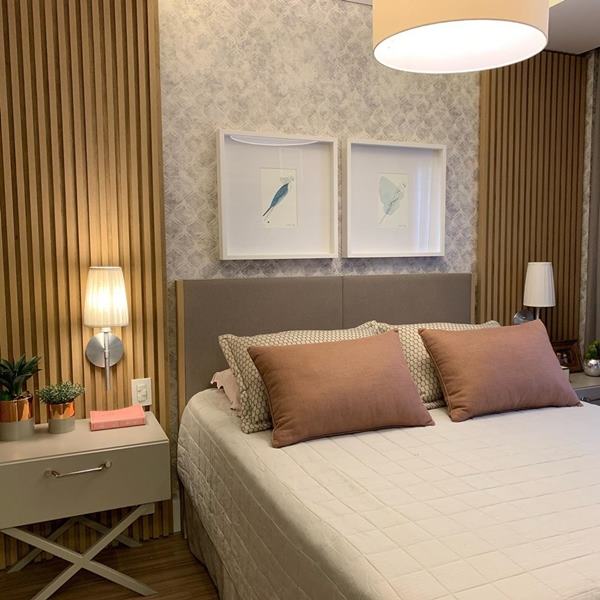 decoracao de quarto de casal com papel de parede