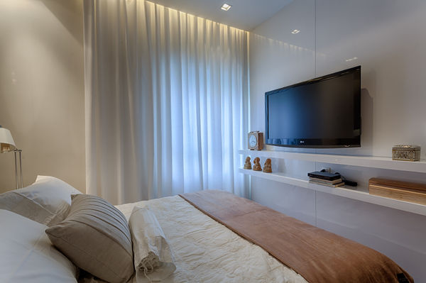 decoracao de quarto pequeno de casal com tv