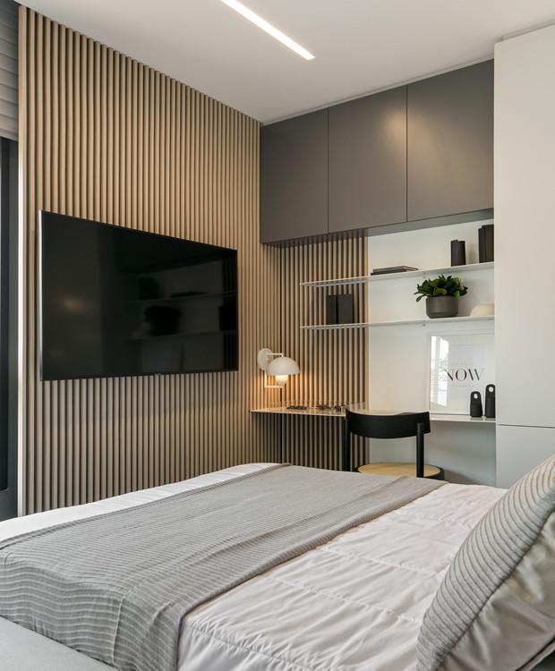 Decoração de quarto pequeno: truques com cores e espelhos para ampliar o ambiente