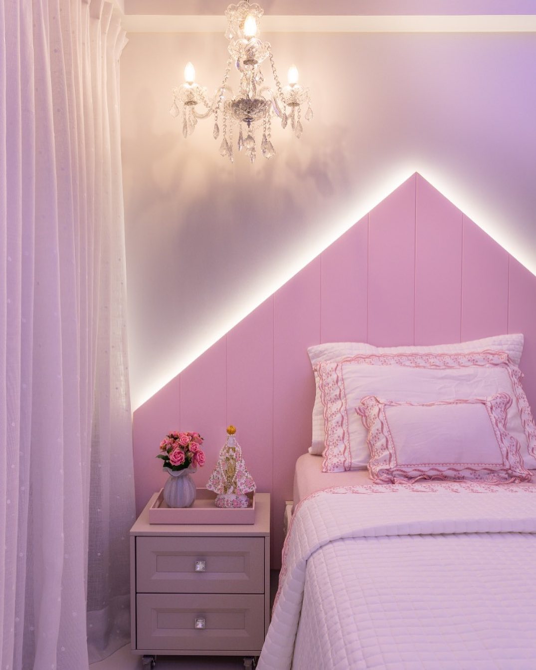 quarto rosa e cinza ou rosa e branco qual escolher
