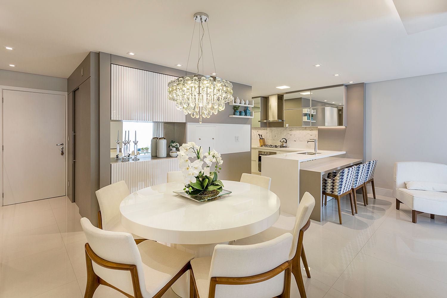 Como Usar Materiais Naturais na Decoração Clean da Sua Sala