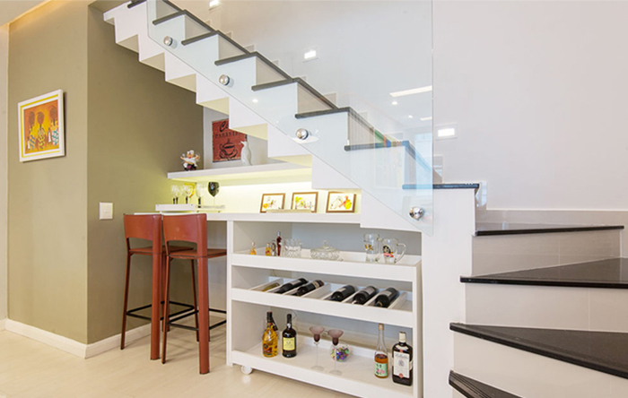 Escada Caracol vs. Escada em L: Qual a Melhor para seu Espaço?