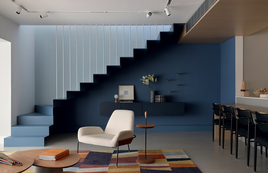 Escada Caracol vs. Escada em L: Qual a Melhor para seu Espaço?