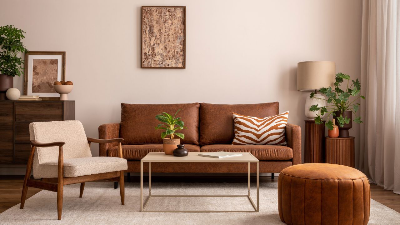 decoracao de sala com tons terrosos