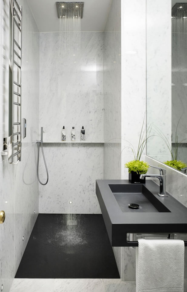 nichos e prateleiras para banheiro estreito acima vaso