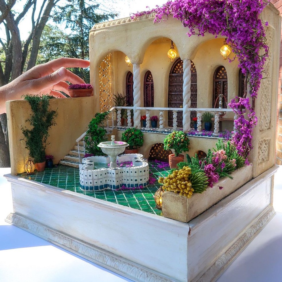 Conheça os Artistas Brasileiros que Transformam Mini Mundos em Arte