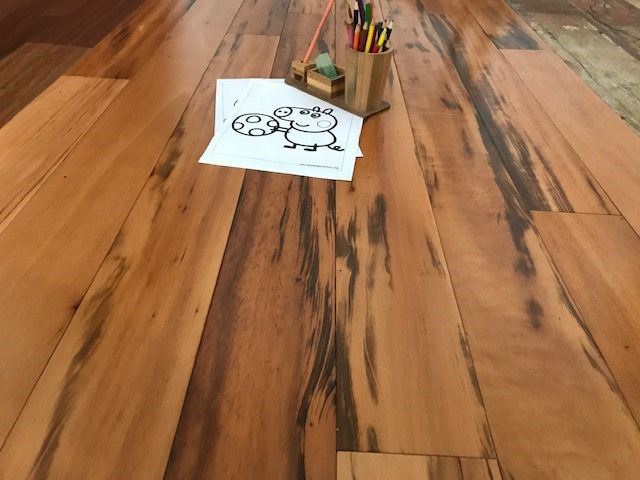 Couro Envernizado: História