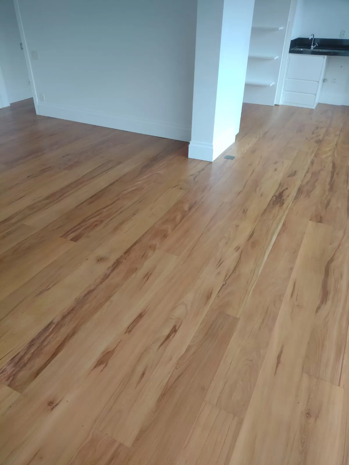 Guia Completo: Como Escolher o Verniz Ideal para Cada Superfície