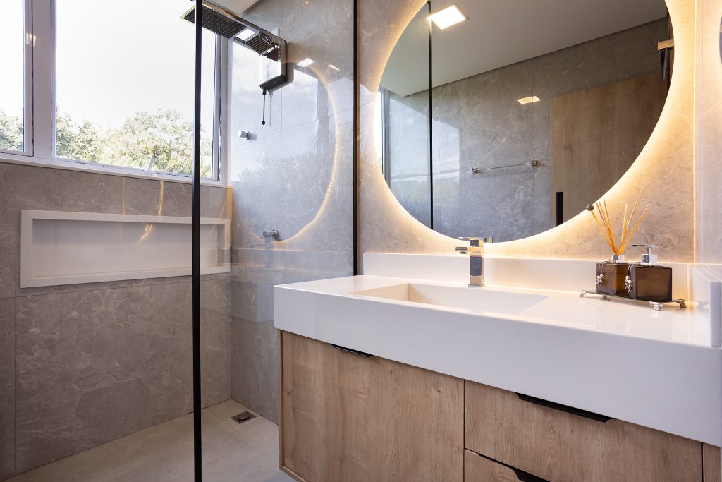 preço médio espelho de banheiro com touch screen