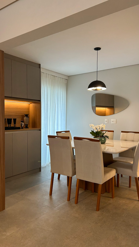 erros comuns ao escolher espelho para sala de jantar