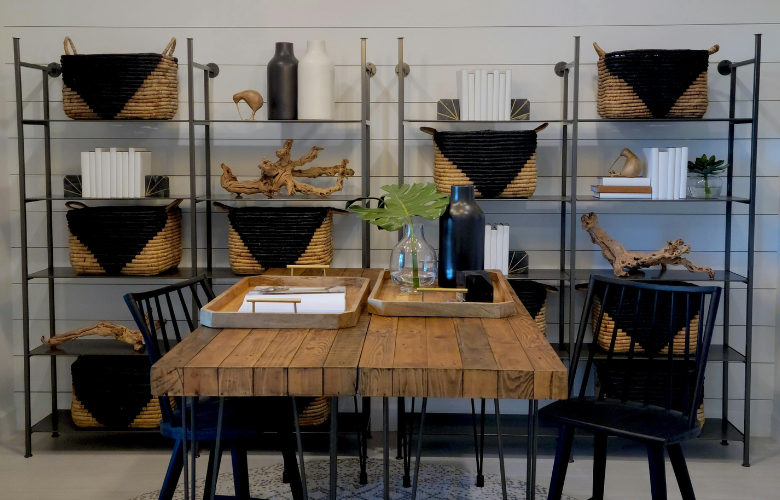 estante de aco na decoracao