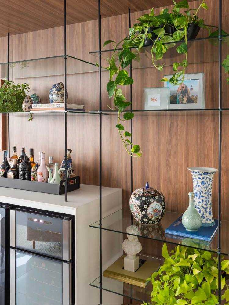 estante de aco na decoracao