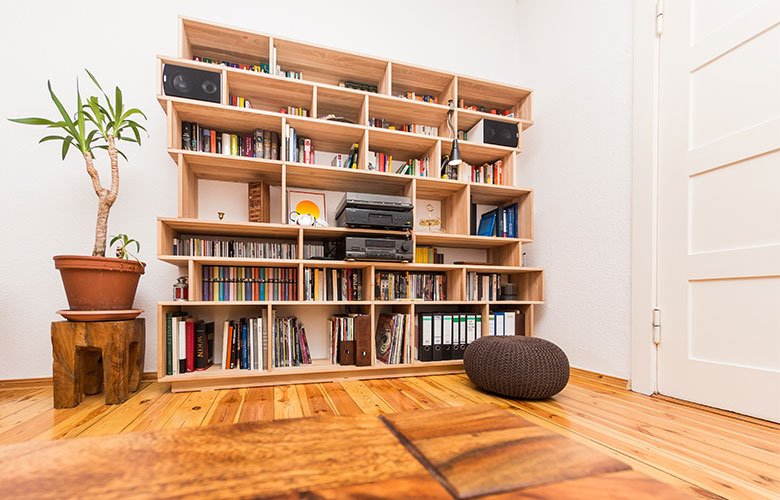 como decorar estante industrial com plantas