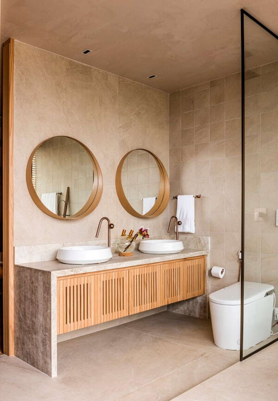 Guia Completo de Altura e Espaçamento para Bancadas de Banheiro Ergonômicas