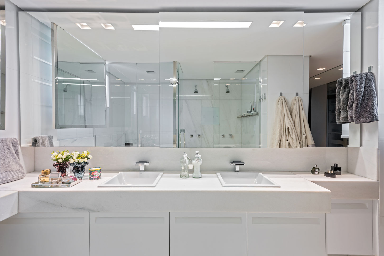 As Melhores Marcas de Gabinetes e Cubas para Banheiros Pequenos