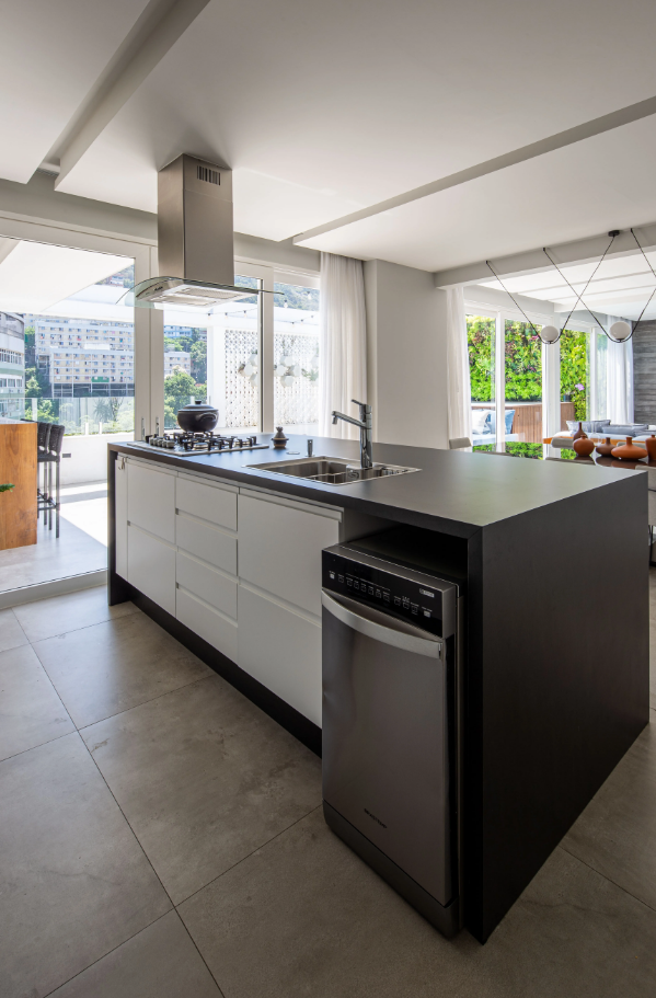 Ilhas de cozinha pequenas: soluções inteligentes com carrinhos e modelos compactos