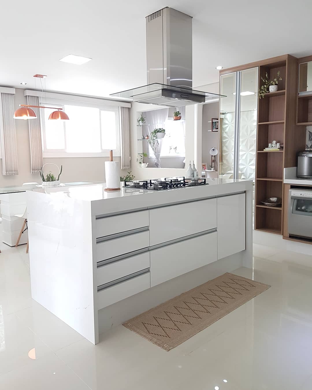 ilha de cozinha com armarios