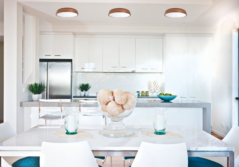 luminária de embutir ou sobrepor para cozinha qual escolher