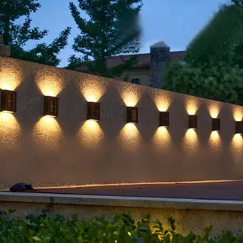 Luz Quente vs. Luz Fria no Jardim: Qual a Melhor Escolha para Seu Paisagismo?