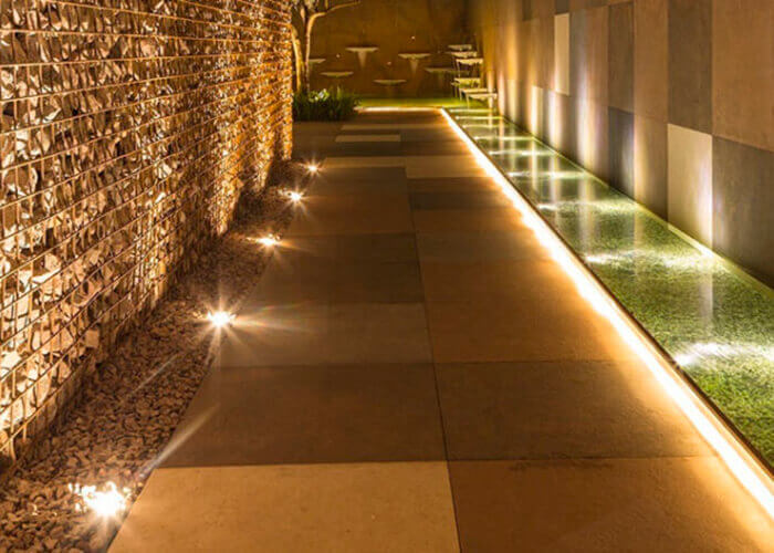 Arandelas para Jardim: Crie Efeitos de Luz e Sombra Incríveis