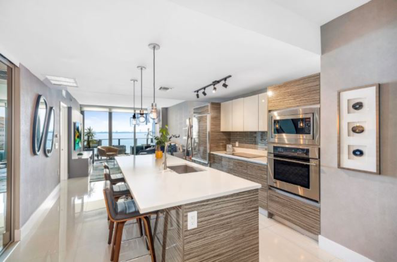 Cozinhas Pequenas: Dicas Inteligentes para Aproveitar Cada Centímetro