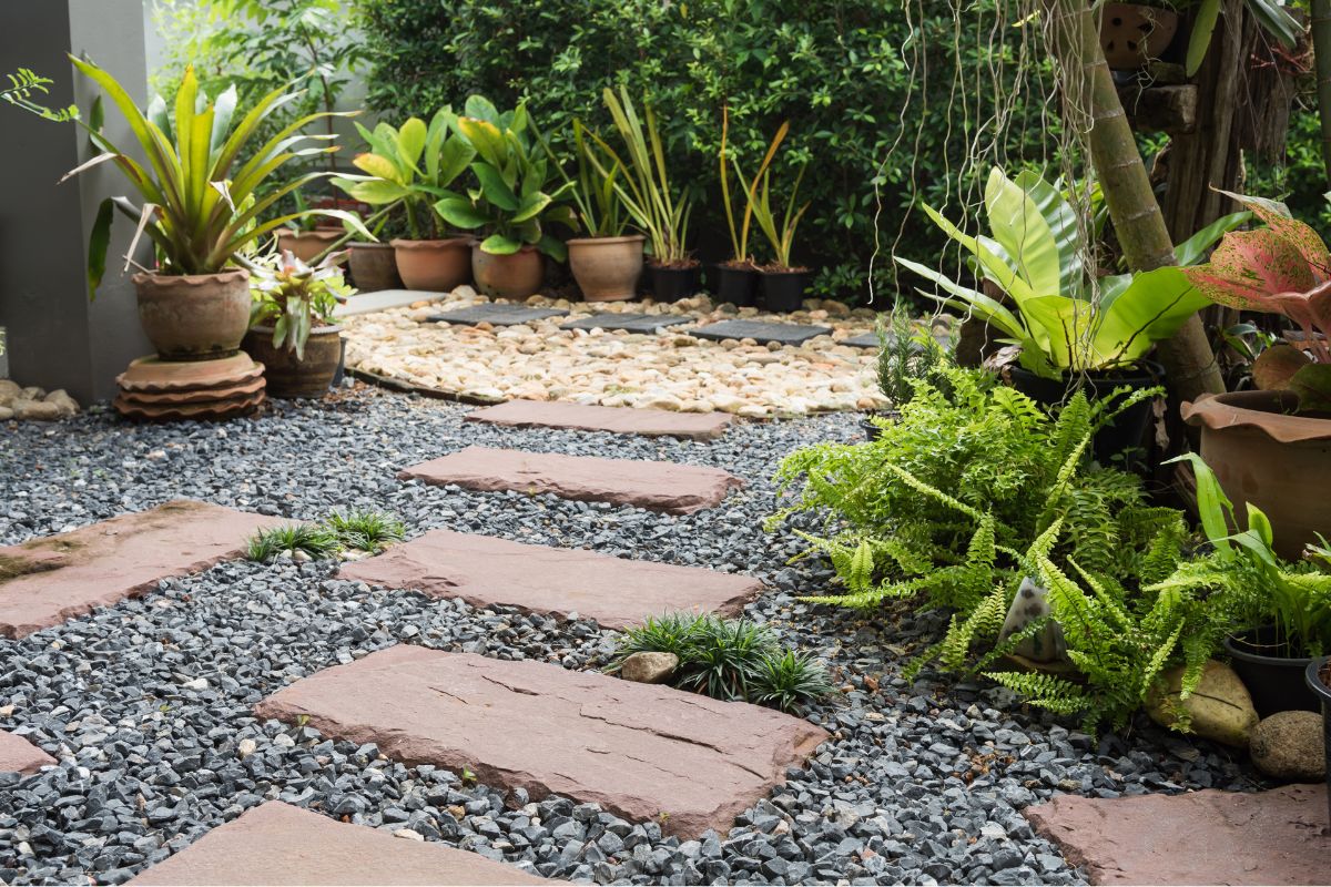 jardim com pedras brancas