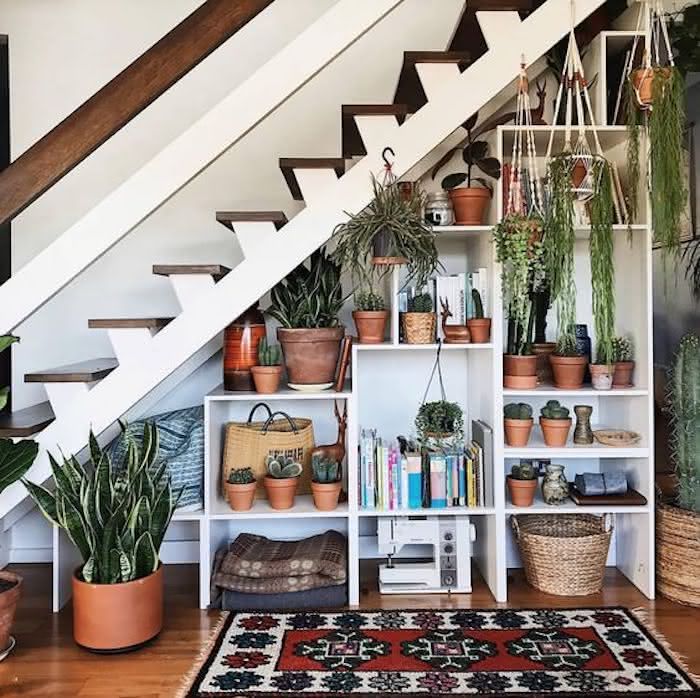 erros comuns ao fazer jardim embaixo da escada