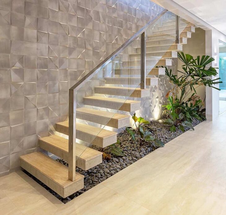 como escolher plantas para jardim embaixo da escada com pouca luz