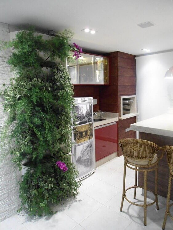 erros comuns ao montar horta vertical na cozinha