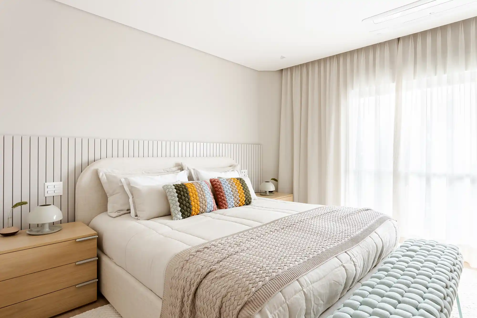 ideias de lambri para sala de estar moderna