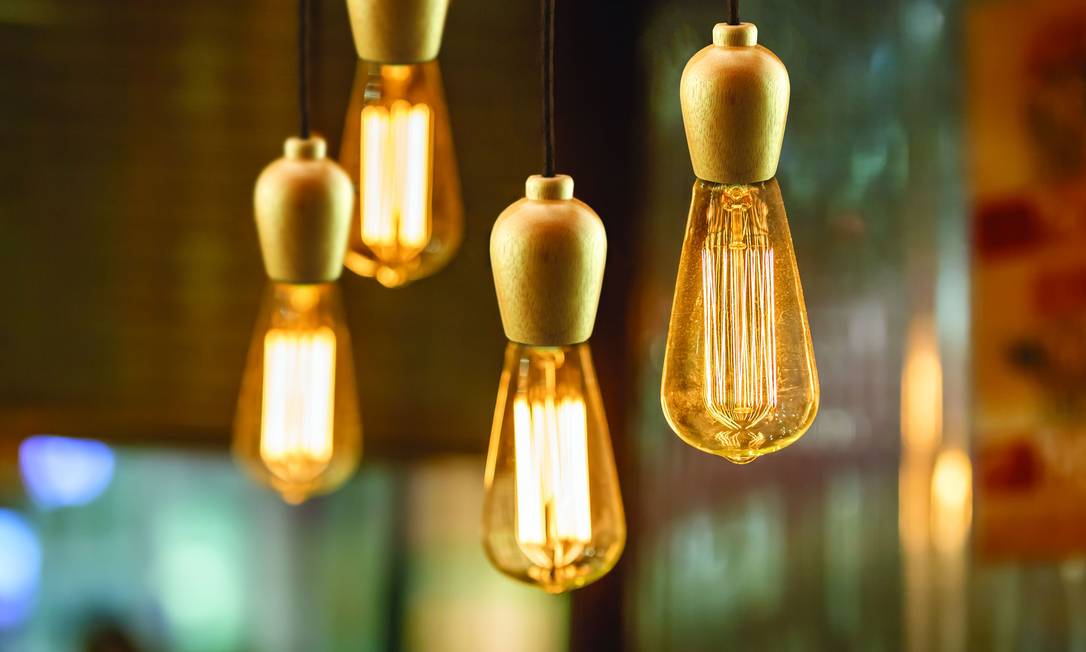 lâmpada filamento carbono esquenta muito