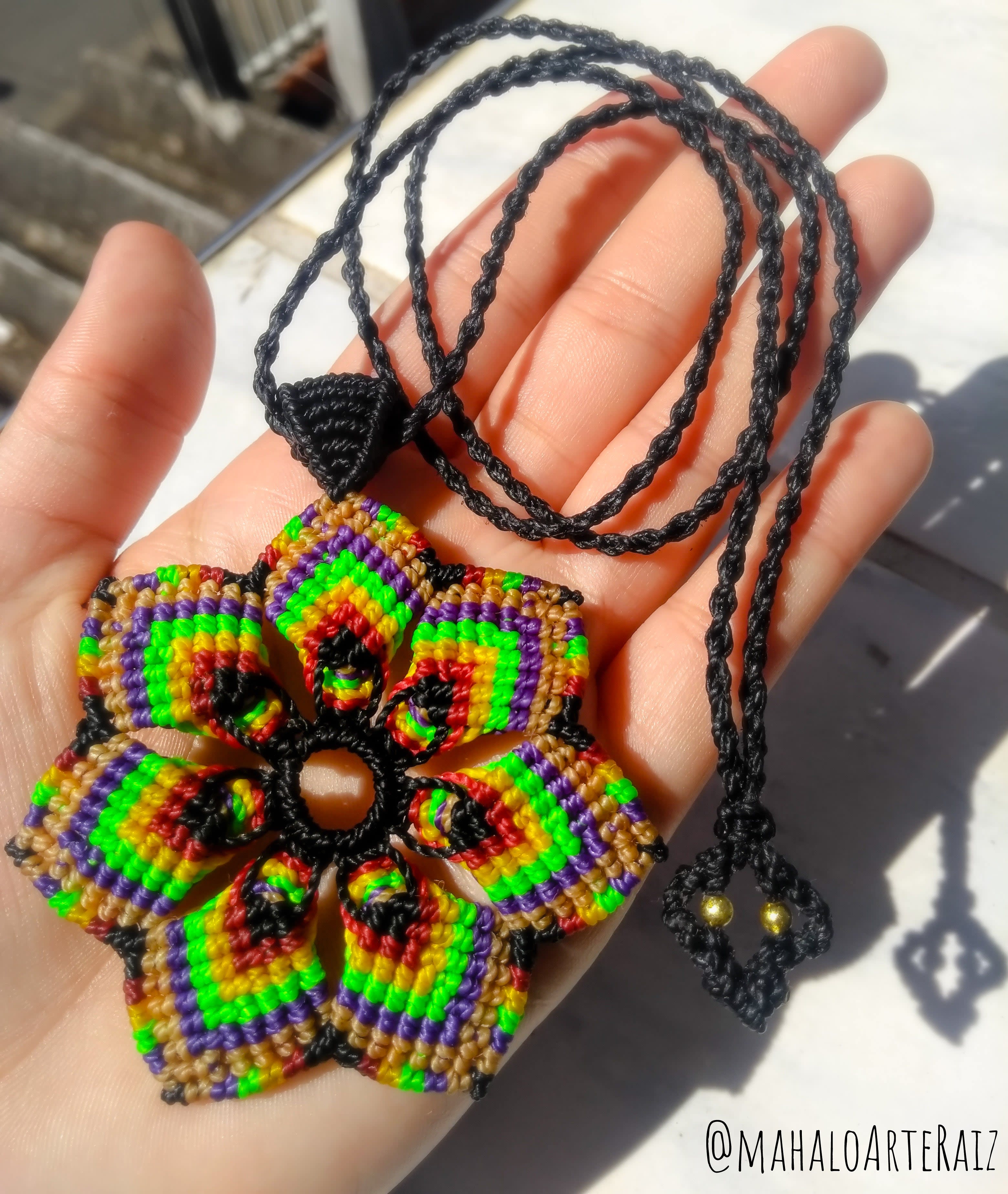 Colar de Macramê Boho: Como Adotar o Estilo em Suas Peças