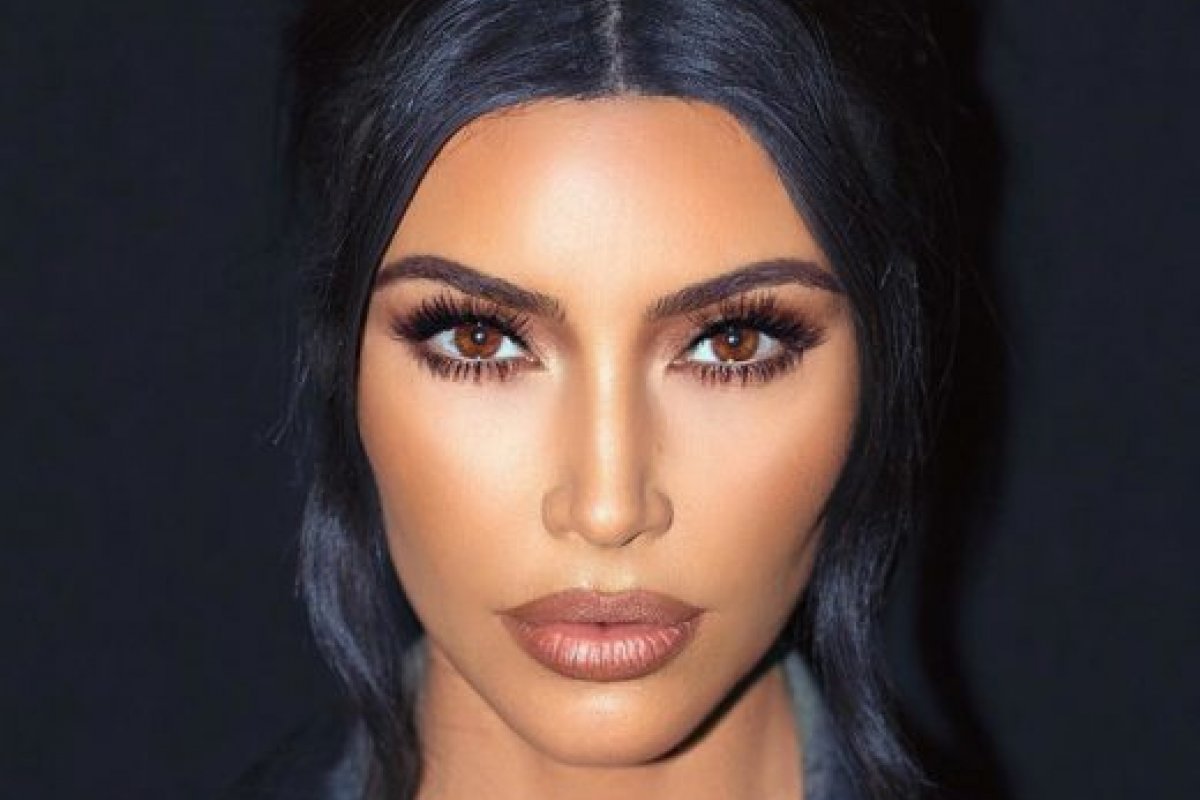 como evitar erros maquiagem anos 2000 sobrancelha fina