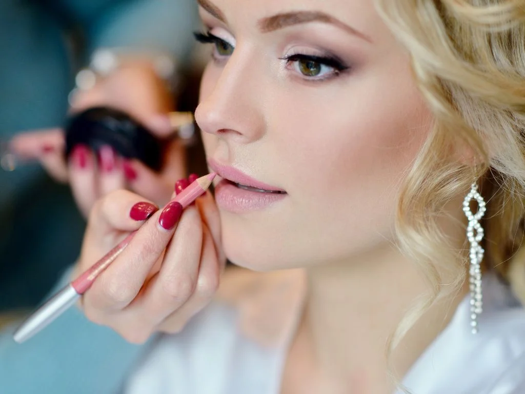 maquiagem madrinha profissional ou fazer em casa