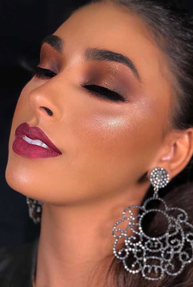 inspiração maquiagem noiva morena para casamento noturno