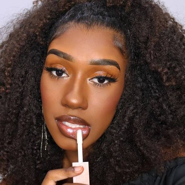 maquiagem para pele morena com batom vermelho