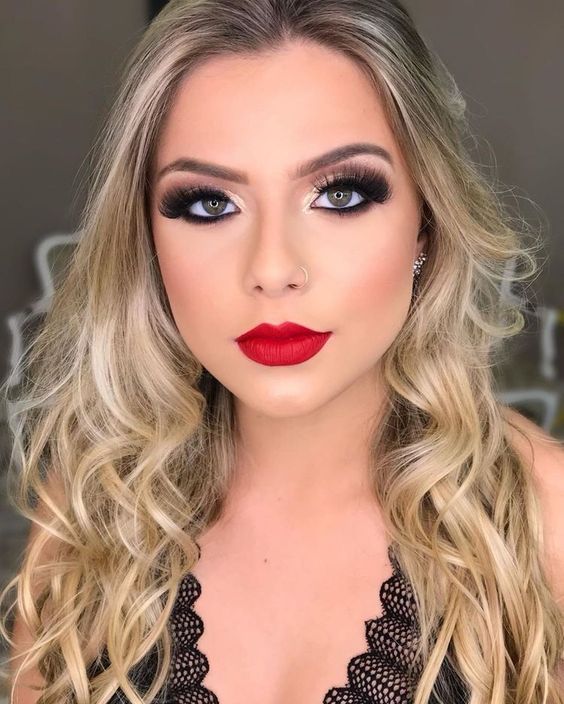 como aplicar batom vermelho perfeitamente