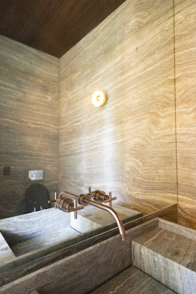 Guia Completo: Acabamentos de Mármore Travertino para Cada Estilo