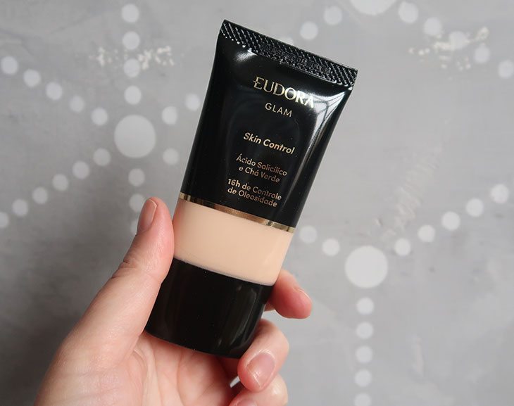 melhor base para pele oleosa