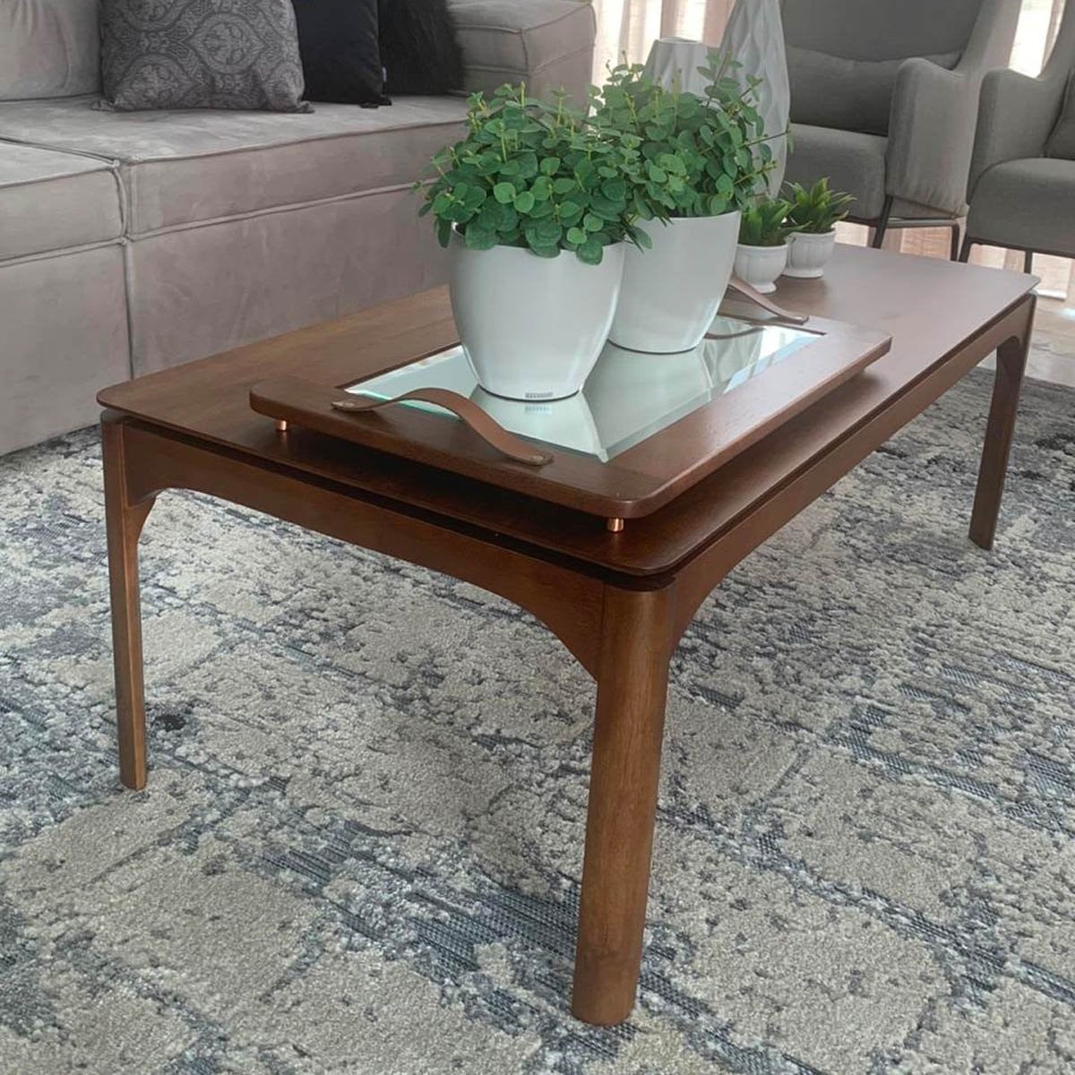 mesa de centro com gavetas