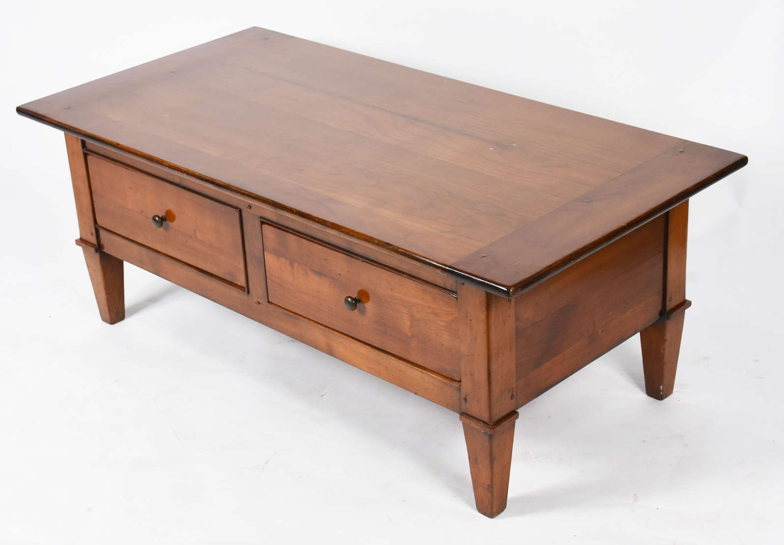 Mesa de centro rústica vs. moderna: qual escolher?