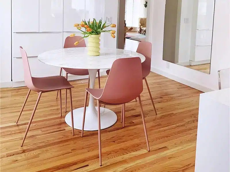 Tendências de Mesas de Jantar para 2025: Formas Orgânicas e Mais