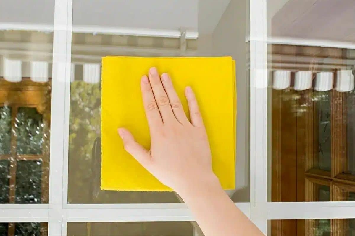 Vinagre e Bicarbonato: O Segredo para um Box de Banheiro Impecável e Sem Gordura