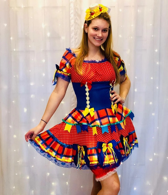 vestido longo ou curto para festa qual escolher